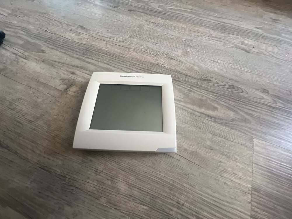 Honeywell Home TH8110R1008 VisionPRO 8000 with RedLINK Programmable Thermostat